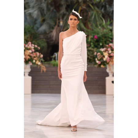 Vestido Novia Liso Con Escote Asimétrico | Transparencia y Pedrería