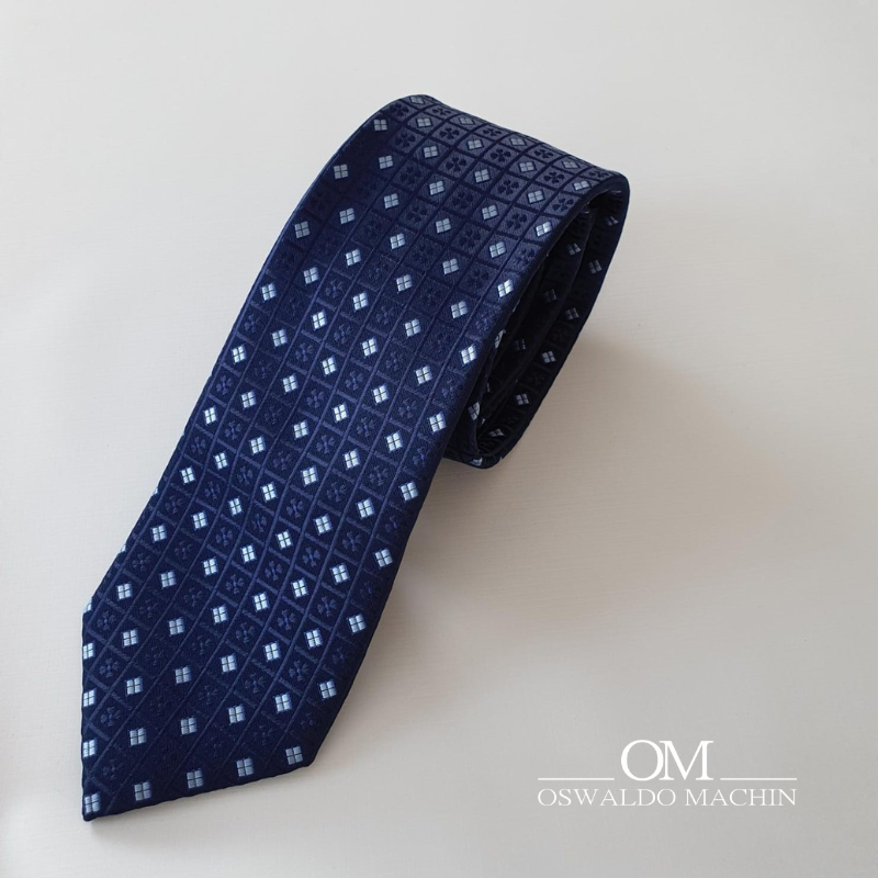 Corbata azul marina con rombos en celeste
