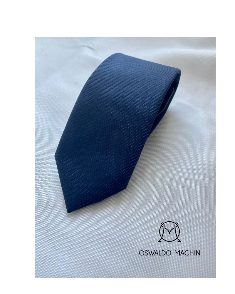 Corbata azul marino, detalle de puntos