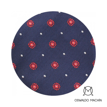 Corbata azul marino con flores rojas y topos blancos