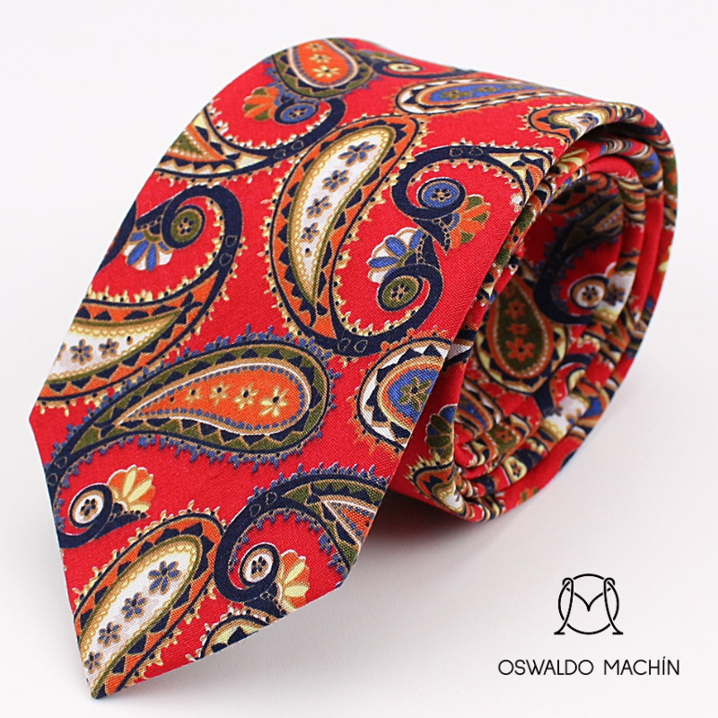Corbata roja con estampado de cachemir