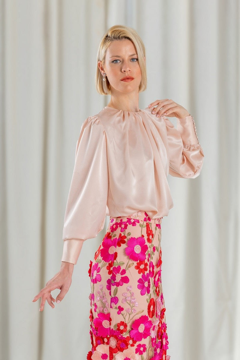 Conjunto Marina: Camisa con Fruncido y Falda Midi de Encaje con Flores
