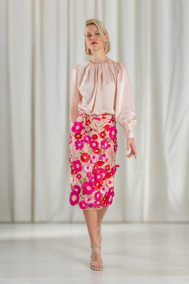 Conjunto Marina: Camisa con Fruncido y Falda Midi de Encaje con Flores