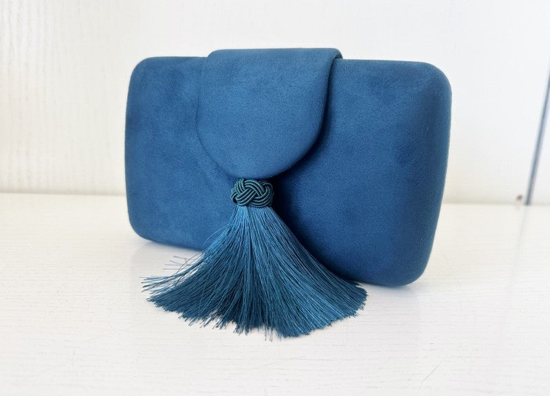 Bolso Antelina Azul de Prusia con Borla