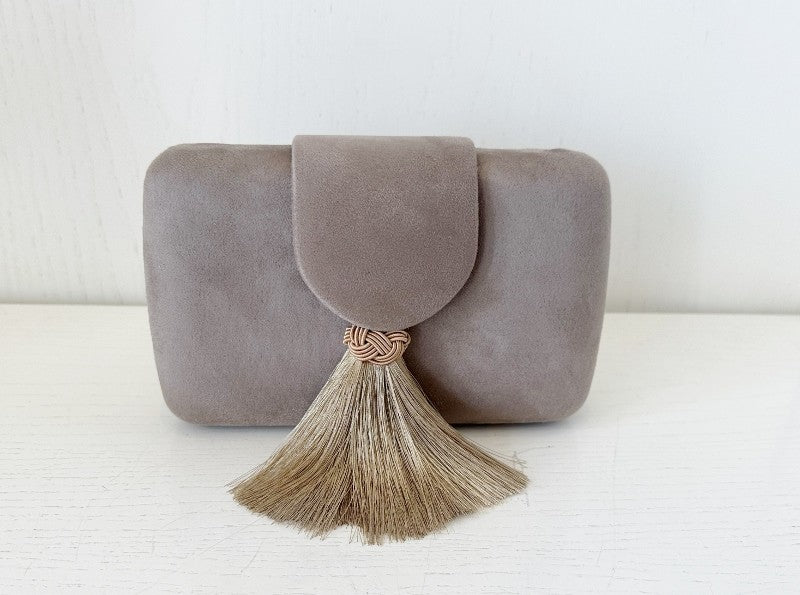 Bolso Antelina Beige con Borla
