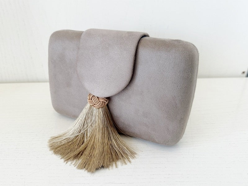 Bolso Antelina Beige con Borla