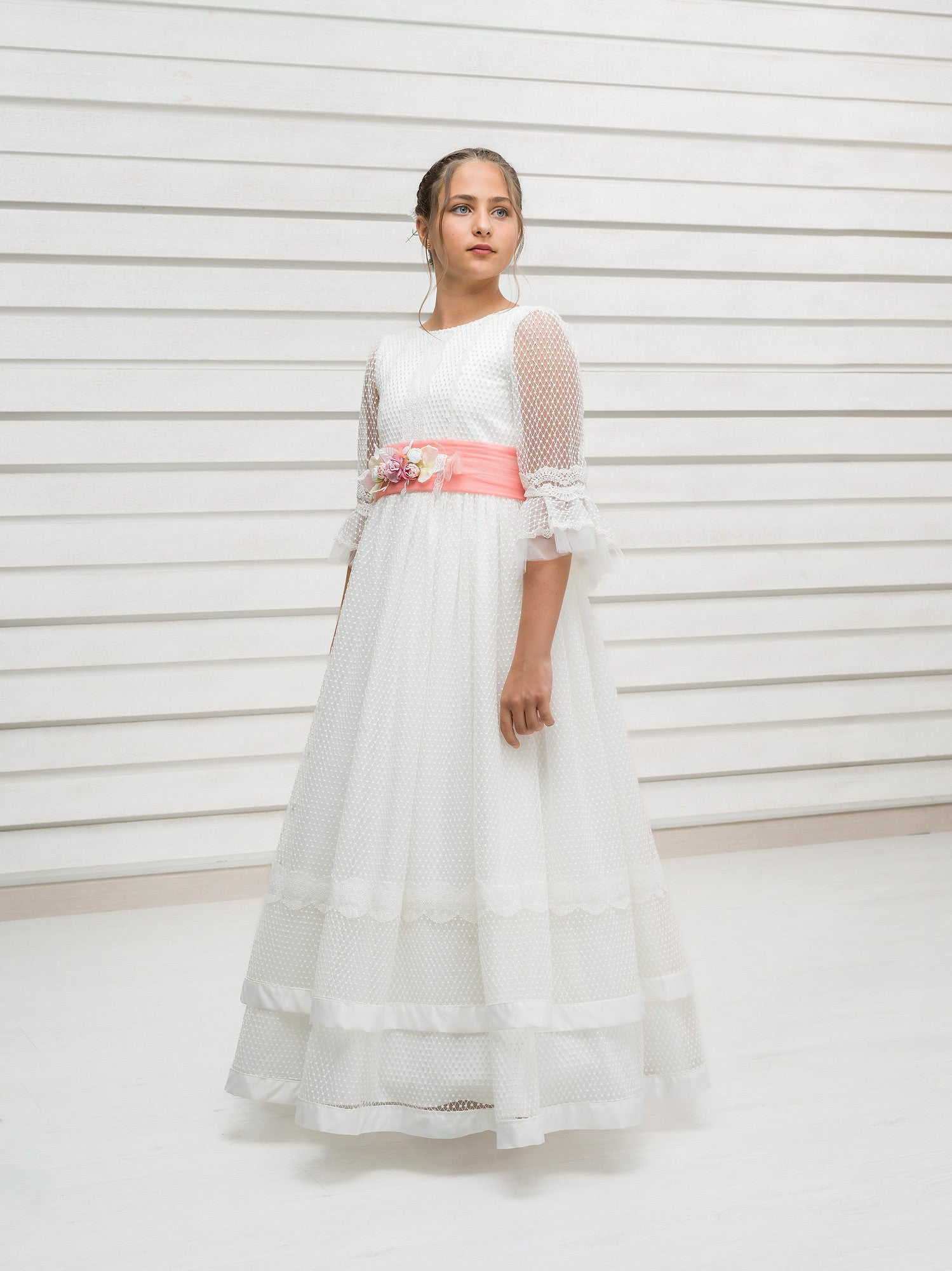 HIERBABUENA | Vestido de Comunión Romántico en Plumeti Geométrico