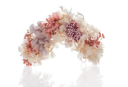 Tocado de flores preservadas
