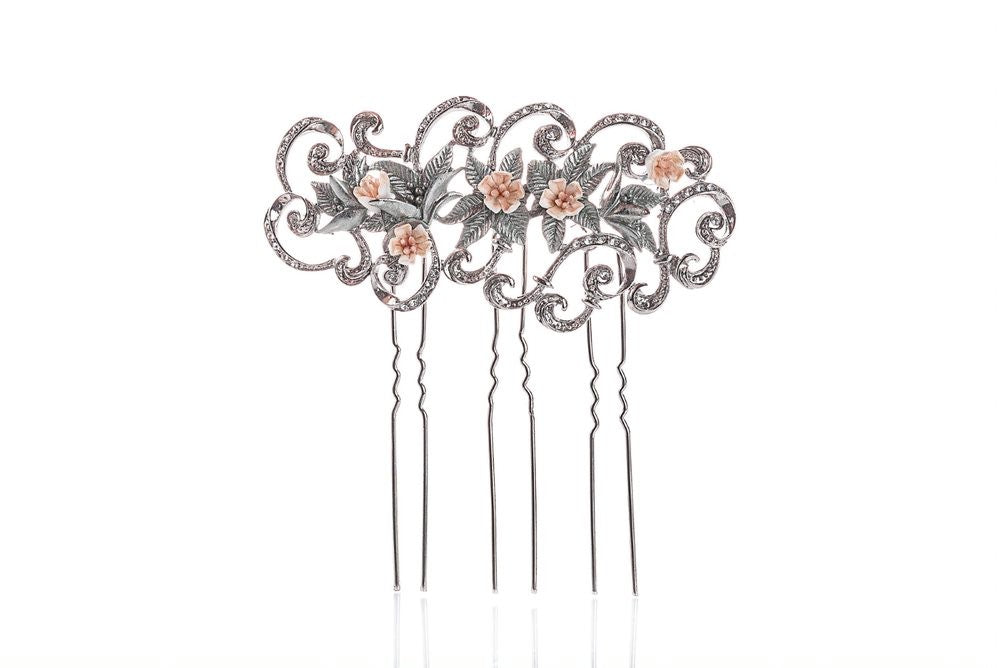 Conjunto de horquillas con flores