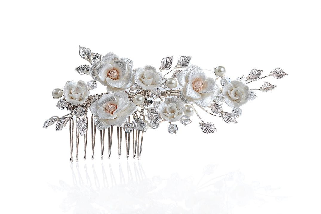 Peineta de rosas de porcelana